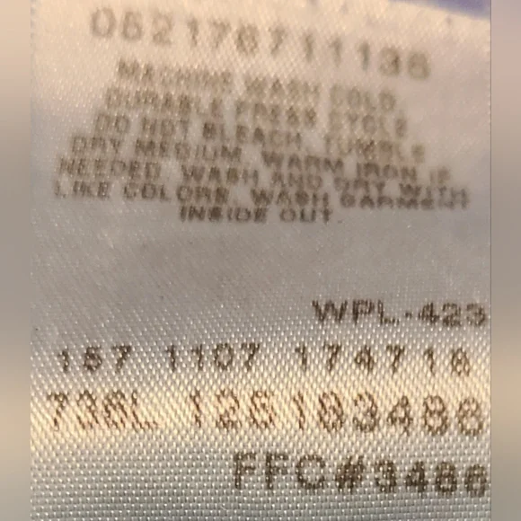 VTG Levi's Women's Heavily Distressed Denim Blue Jean Shorts Sz 8P GUC - Picture 10 of 12